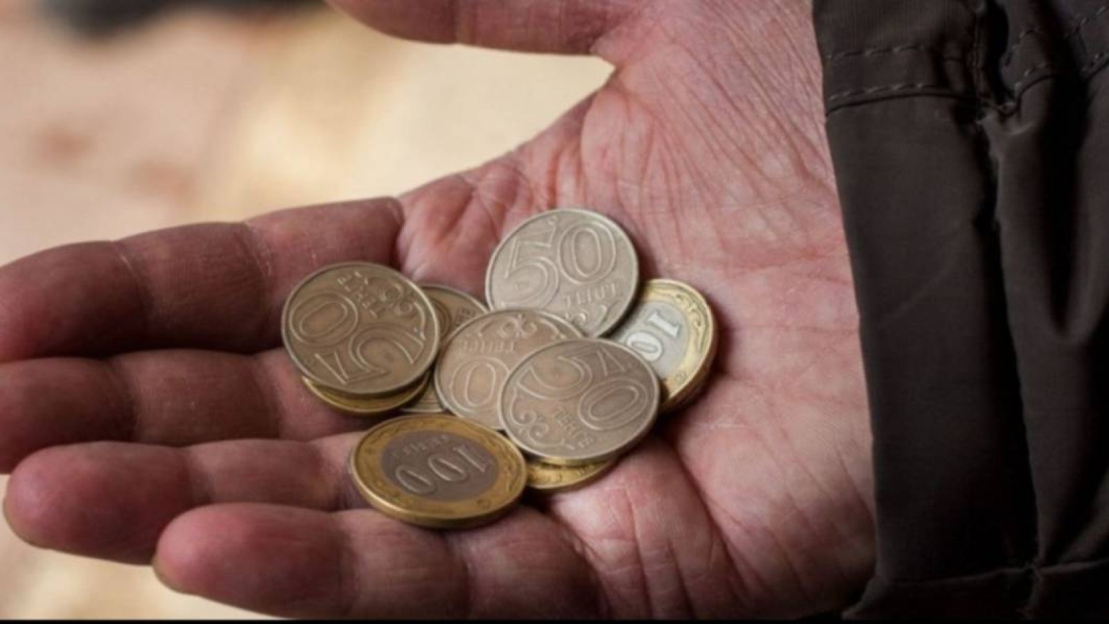 Сенат депутаты Қазақстанда екі миллион азаматтың жұмыс таба алмай жүргенін айтты.