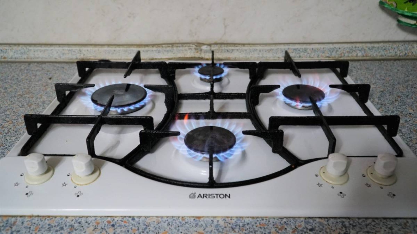 Астанада ірі жеке секторда үйлерді газға қоса бастады.