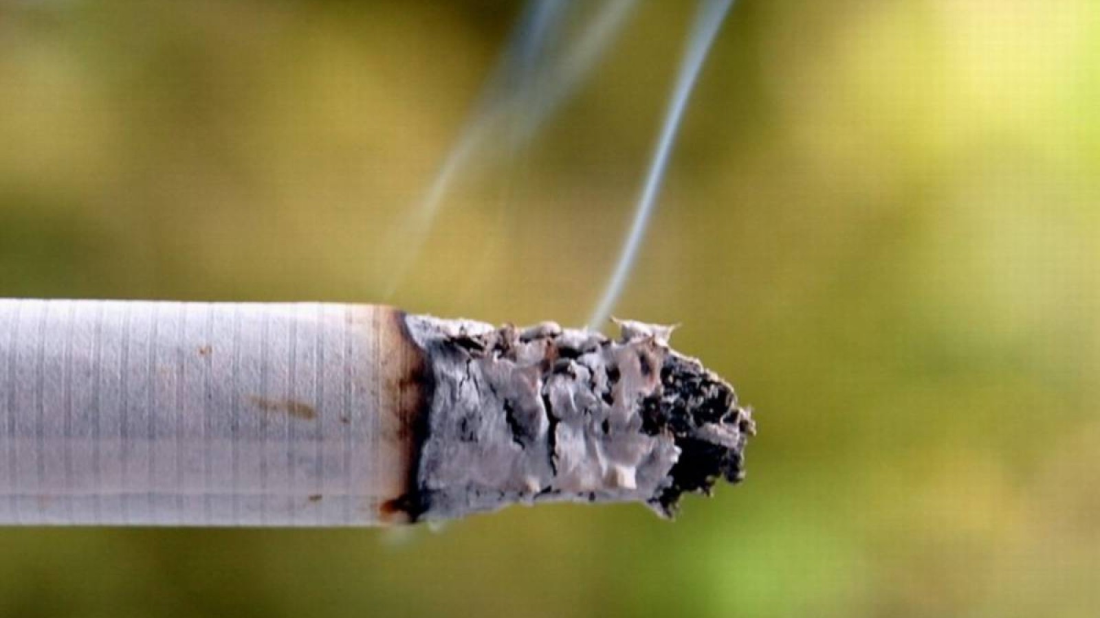 Көлікке бала мінгізіп, шылым шеккен жүргізушілер жазаланады.