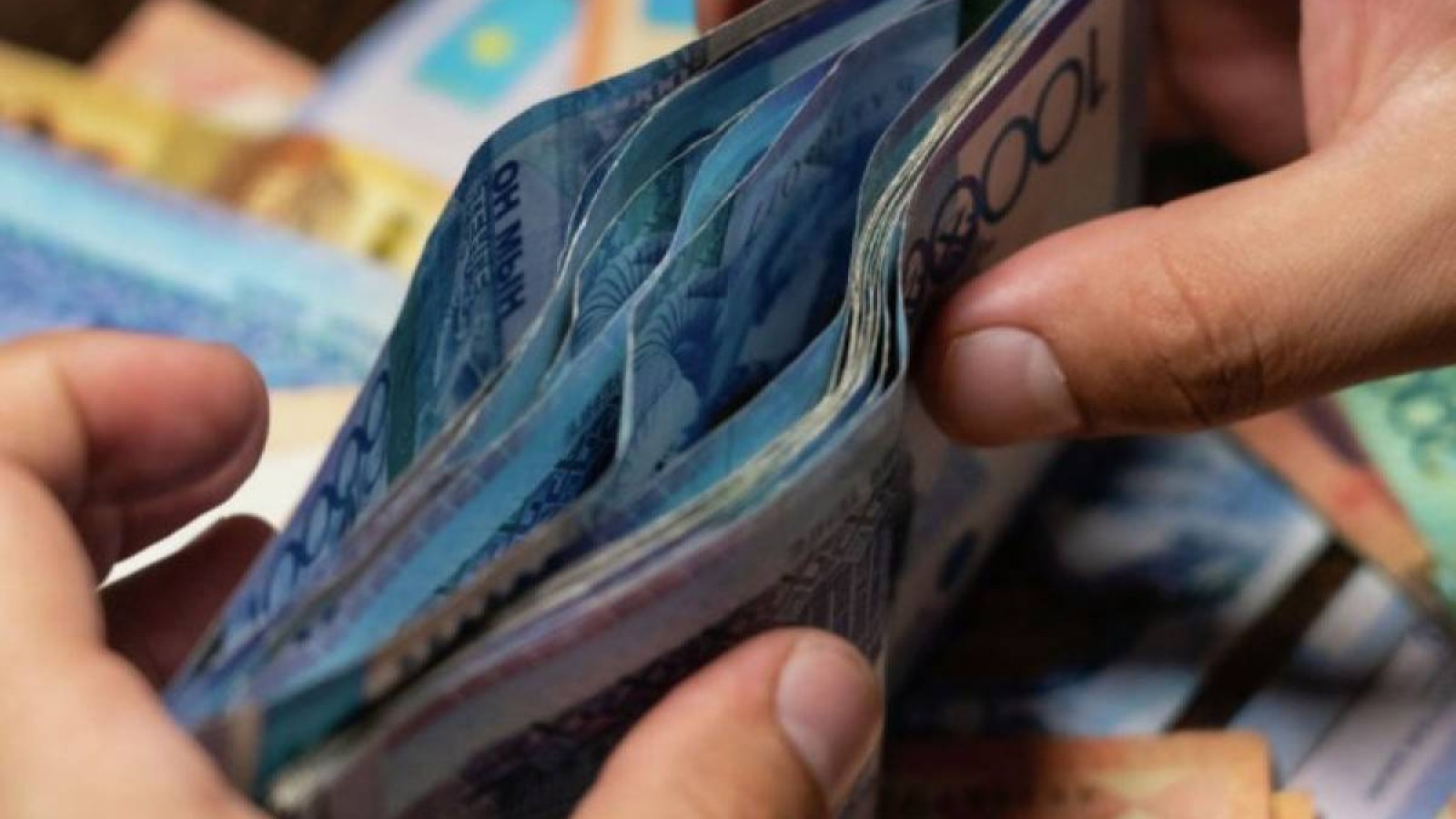 Қазақстанда жәрдемақылардың мөлшері ең төменгі табыспен белгіленді.