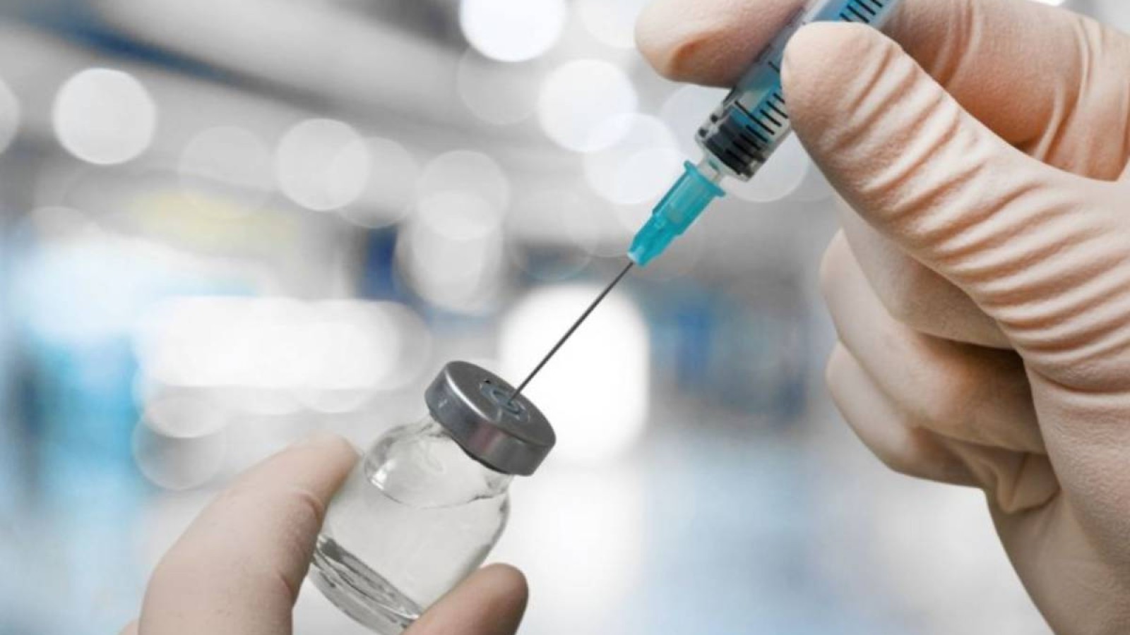 Алматыда вакцина салдыруға болатын сауда орталықтарының тізімі жарияланды.