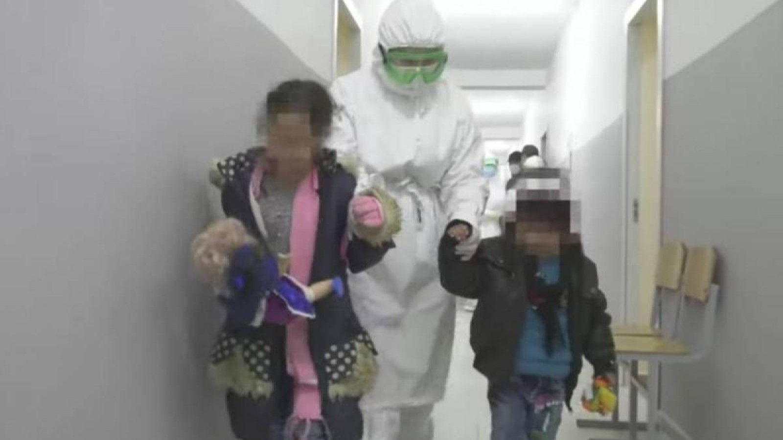 Сириядан құтқарылған балаларды жеткізу сәтінен арнайы операция жарияланды (видео).