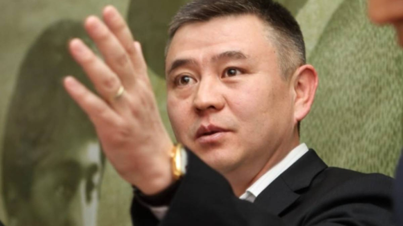 Министр Сапархан жер мәселесін шешкісі келмей ме?.