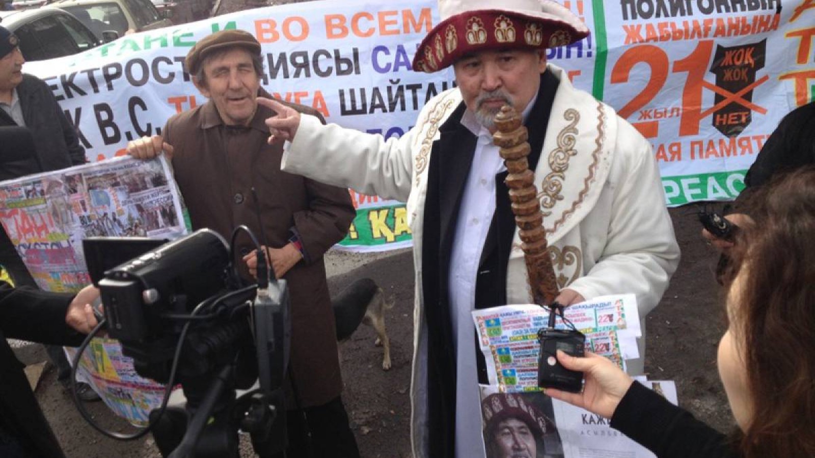 Амантай қажы: Мұндай депутаттарға ең алдымен орыстар қарғыс айтады.