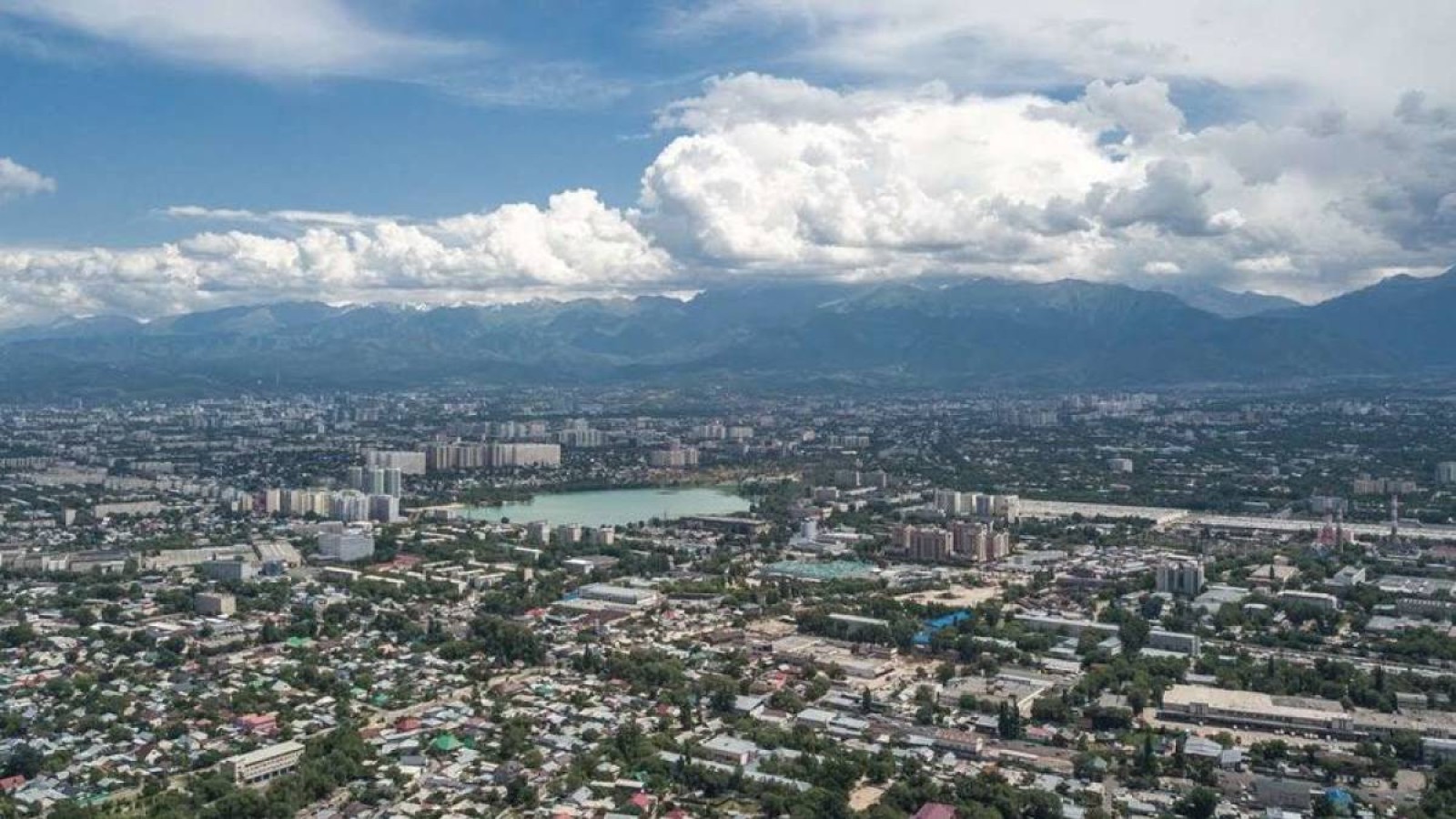 Жарты жылда 500 мың адам көшкен.