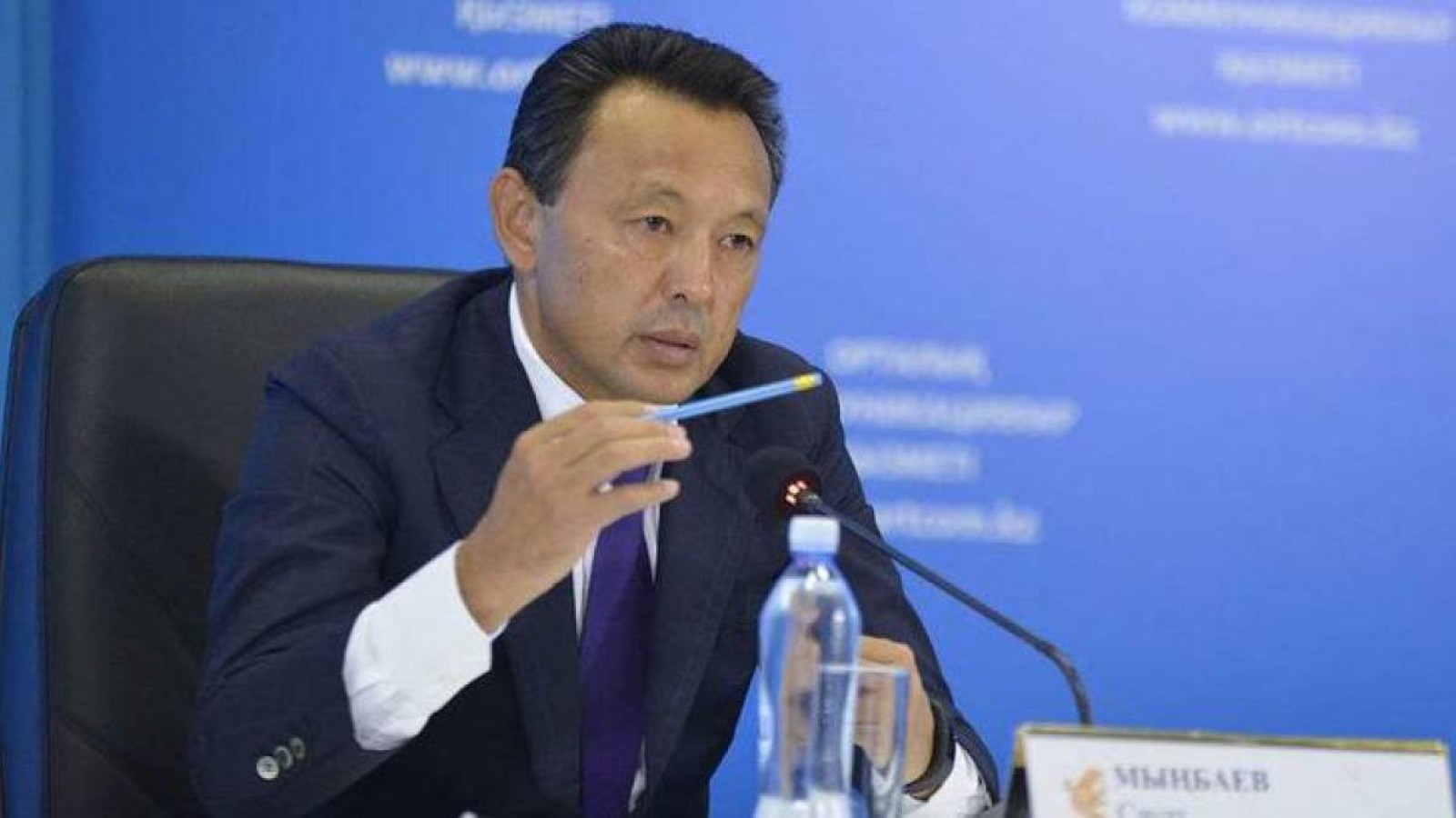 Сауат Мыңбаев: Ескі вагондардың бәрін бірден жаңарту мүмкін емес.