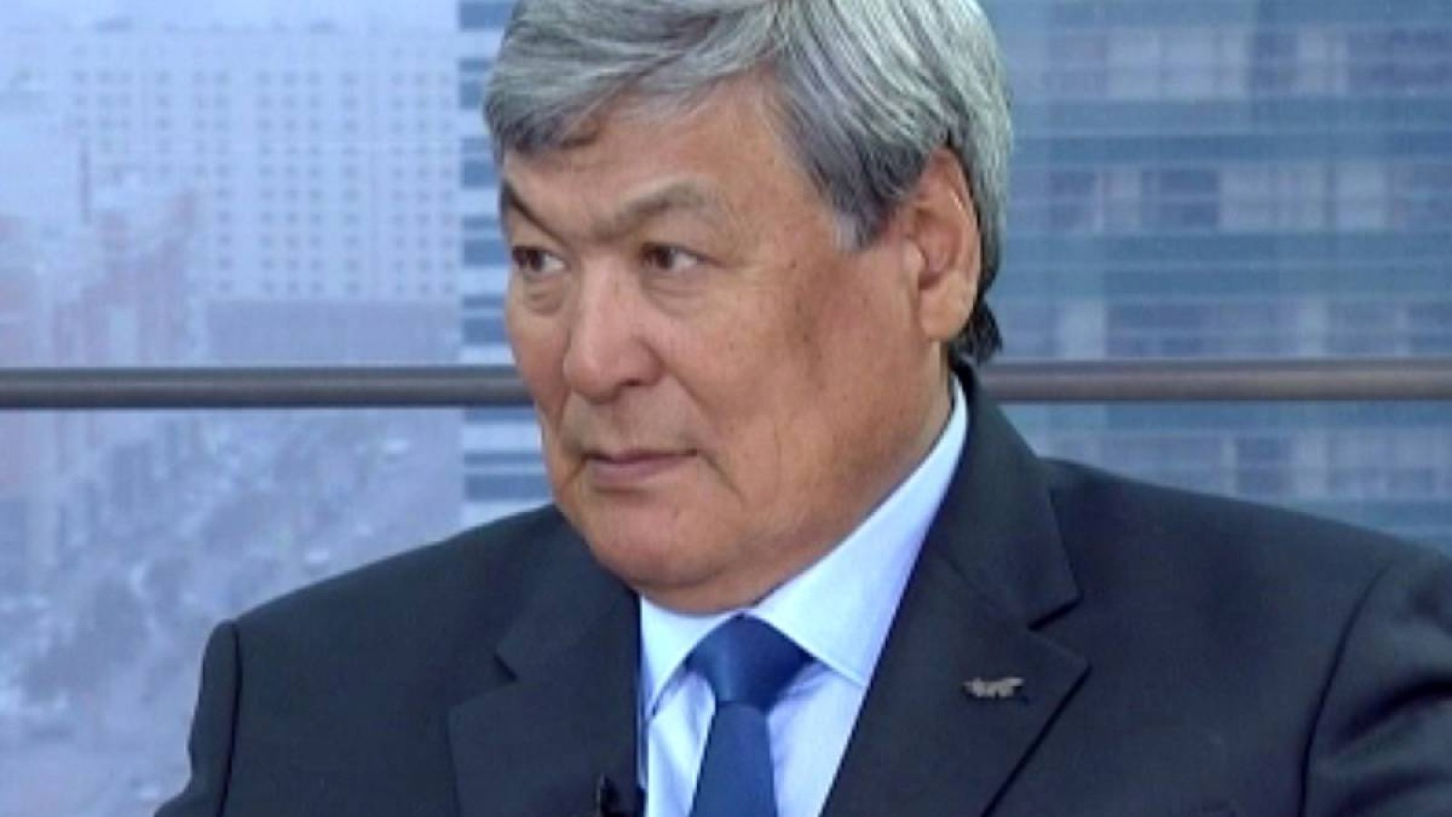 Тоқтар Әубәкіров: Конституция ойыншық болып кетті (видео).