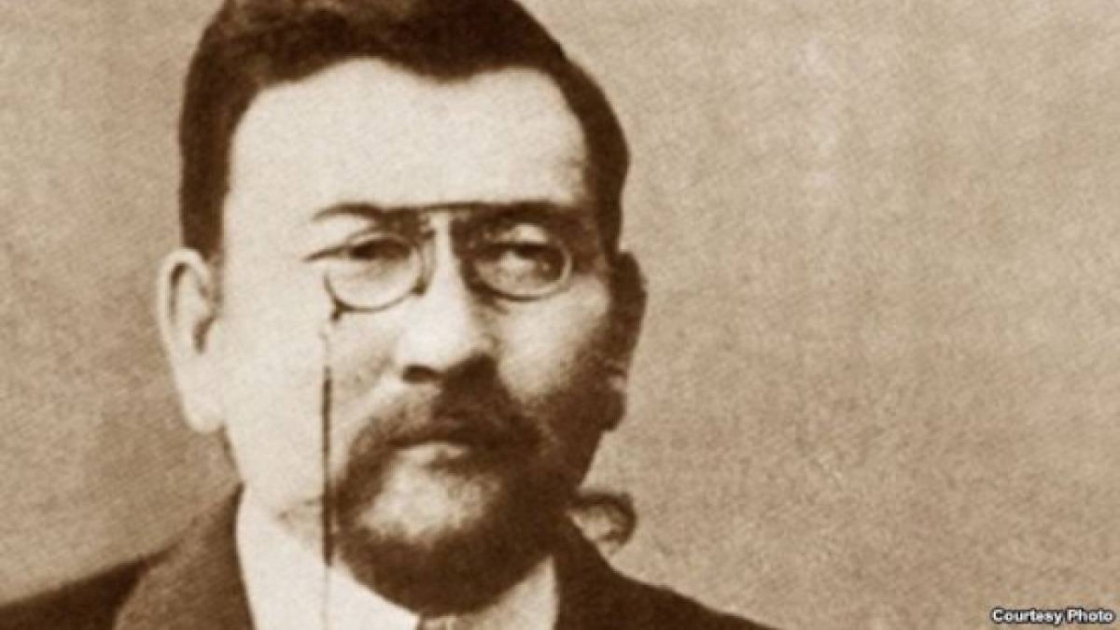 Ахмет Байтұрсынұлы. Мектеп керектері.