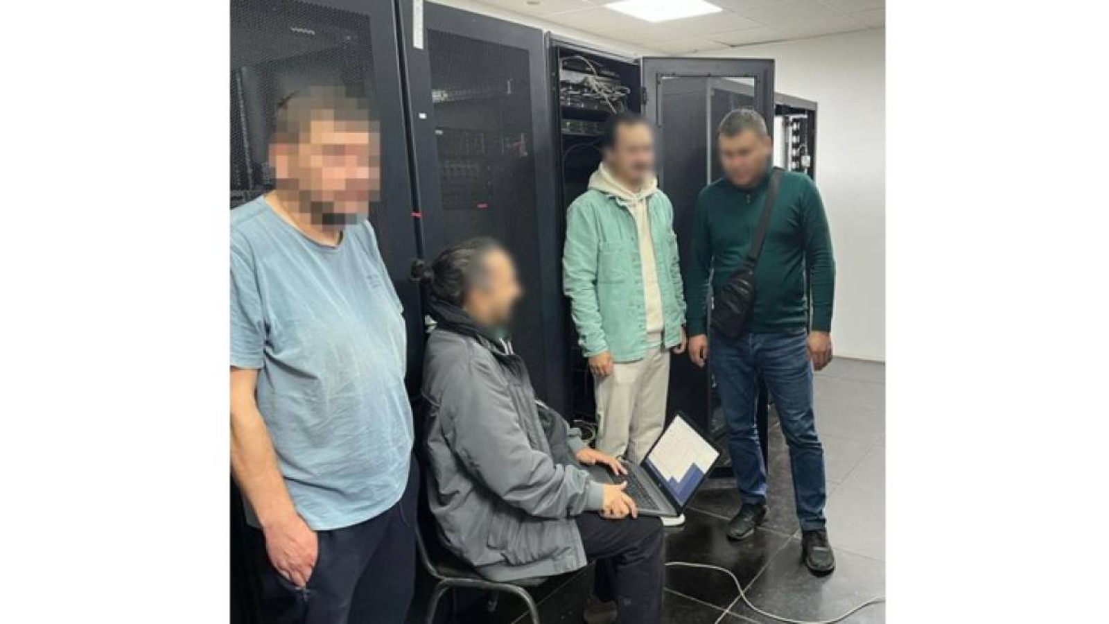 Шетелдік алаяқтарға көмектескен қазақстандық ұсталды.