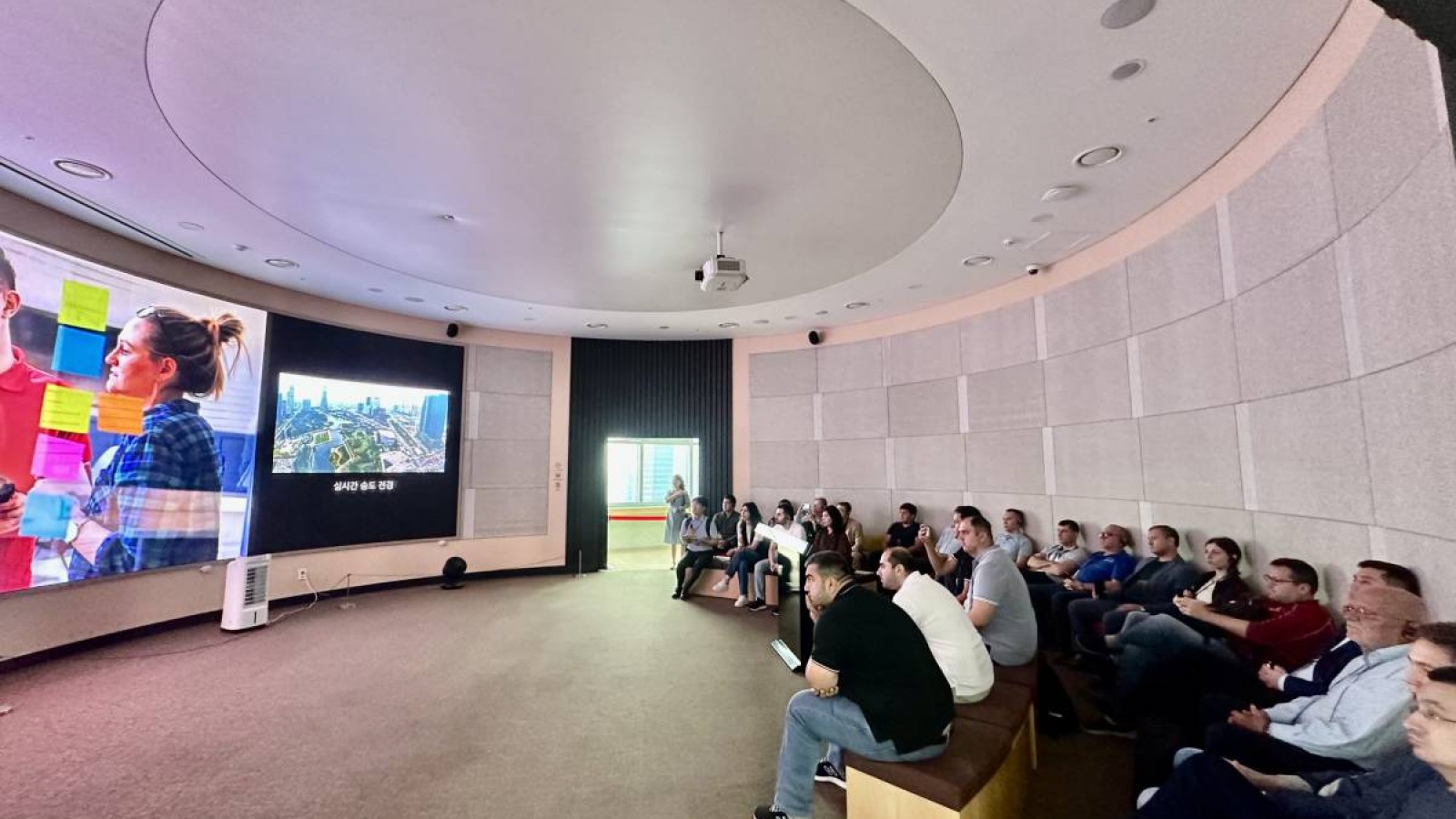 Орталық Азия мен Кавказ елдерінің үкімет өкілдері Кореяның озық цифрлық тәжірибесін зерделеуде.