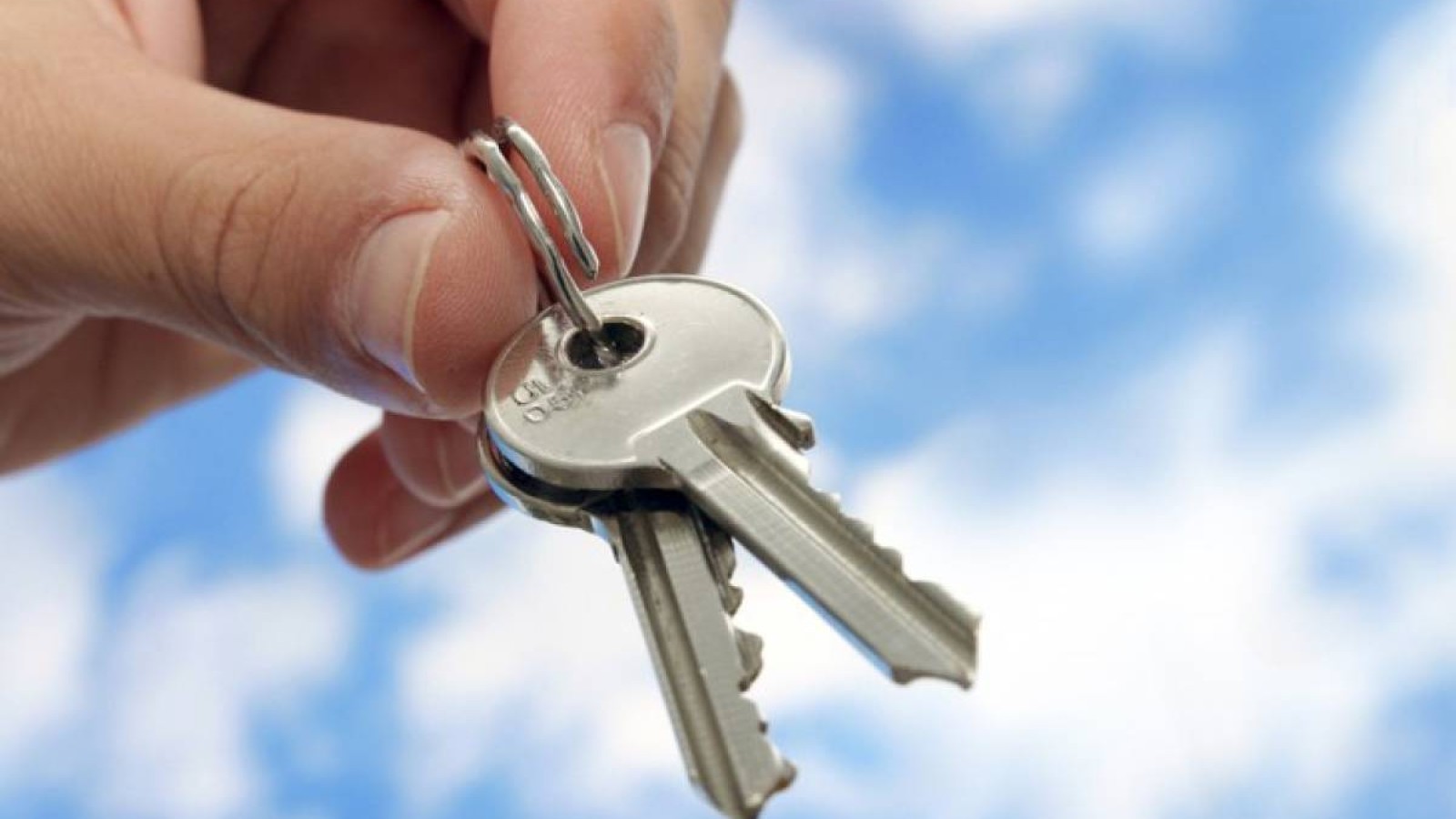 Жеке кәсіпкердің қоры мұқтаж жандарға пәтер мен көлік сыйға тартты.