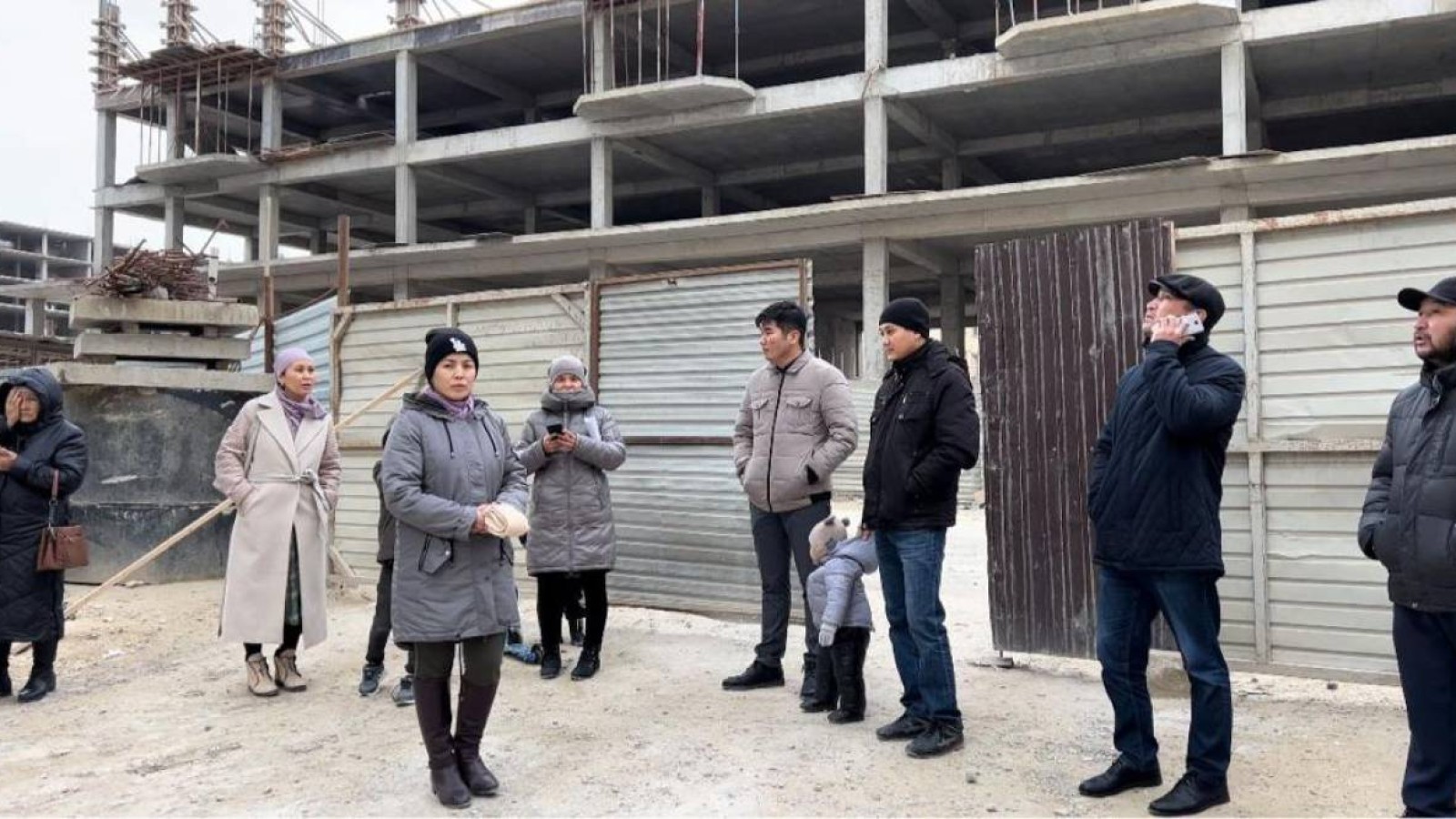 Ақтаулық үлескерлер 4 жылдан бері пәтерлеріне қол жеткізе алмай жүр.