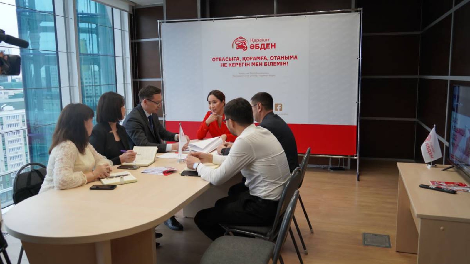 Қарақат Әбден республикалық сайлауалды штаб өкілдерімен кездесті.