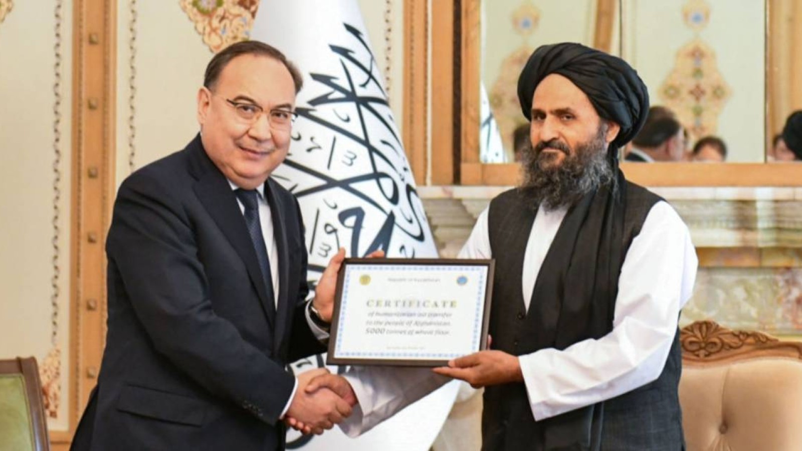 Қазақстан билігі талибандар басқарған елге гуманитарлық көмек жеткізді.