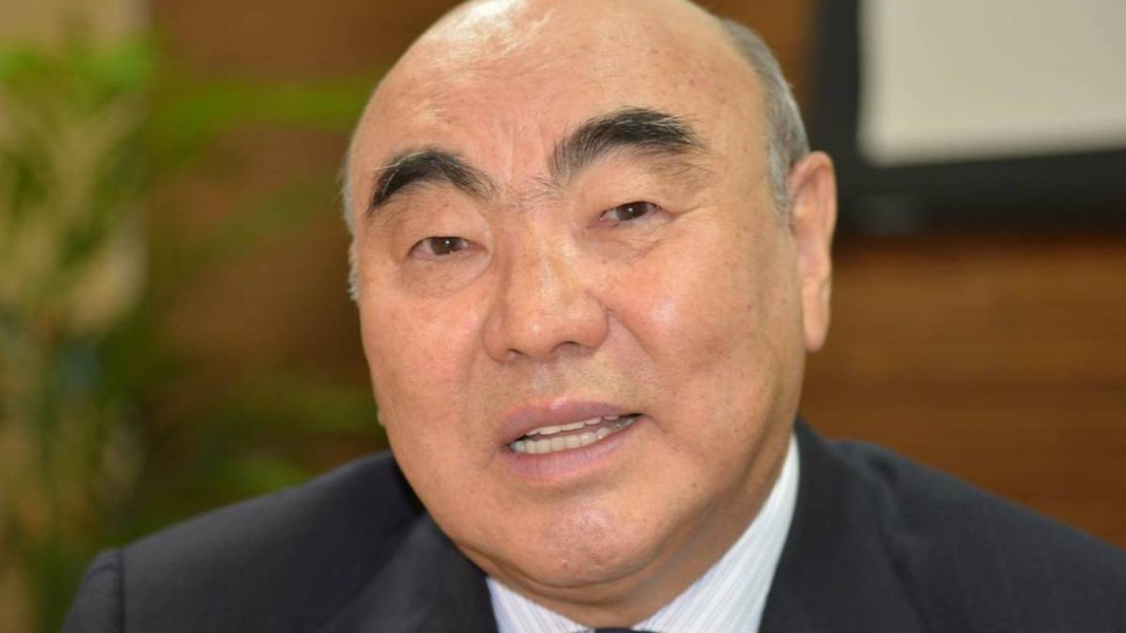 «Қырғыз халқының үмітін ақтамадым»: Ақаев кешірім сұрады.