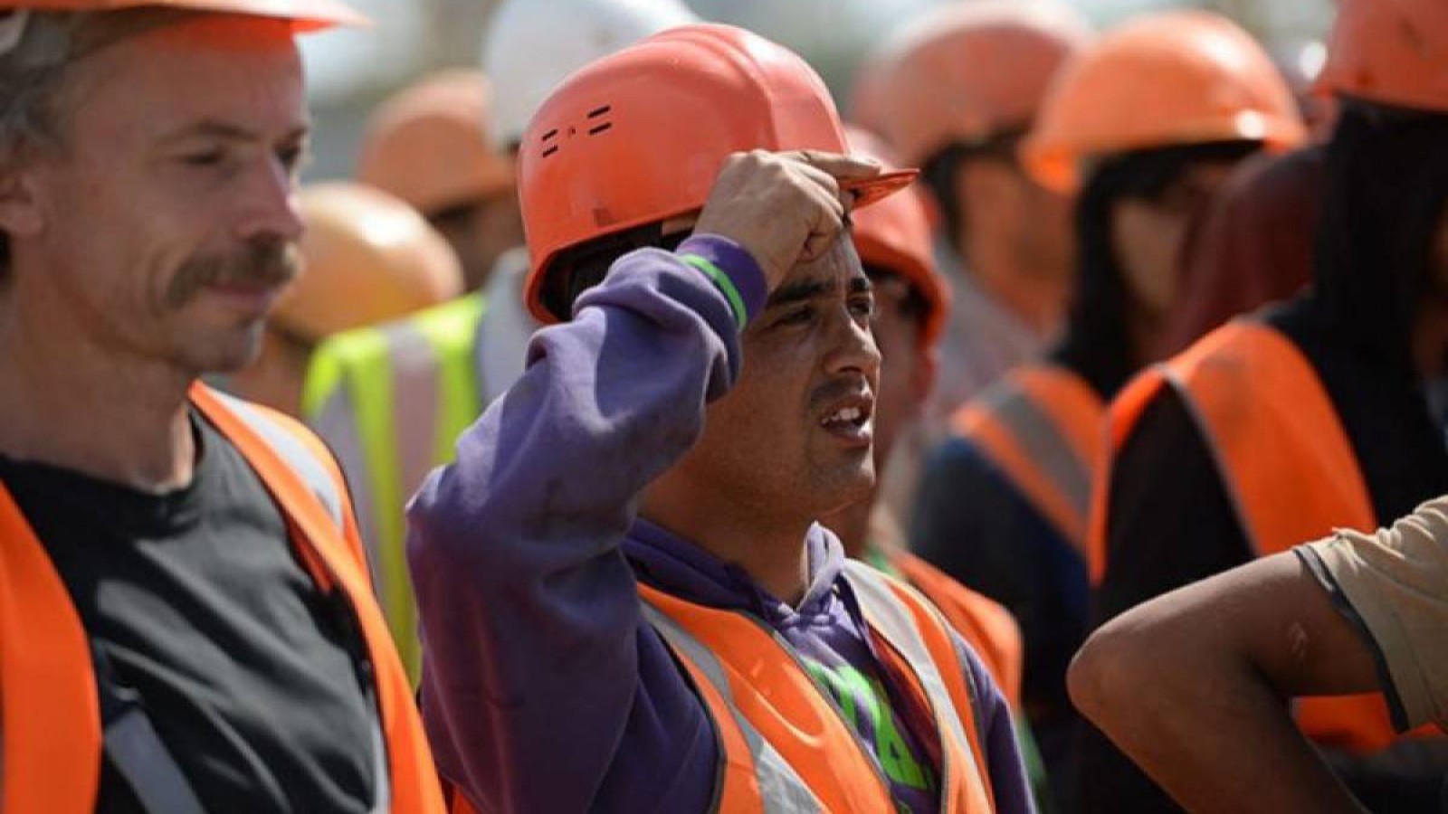 Қытайдан келген 650 мигрант Қазақстанда бастық болып жүр.