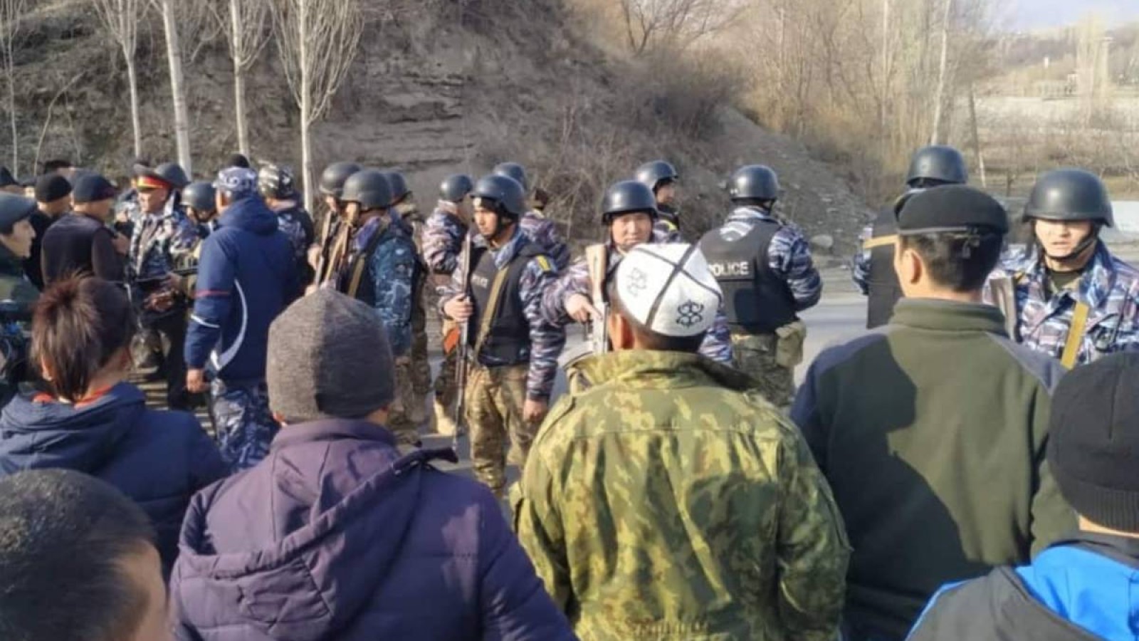 «12 жасар қыз бар»: Қырғыз-тәжік шекарасында 13 адам қаза тапты.