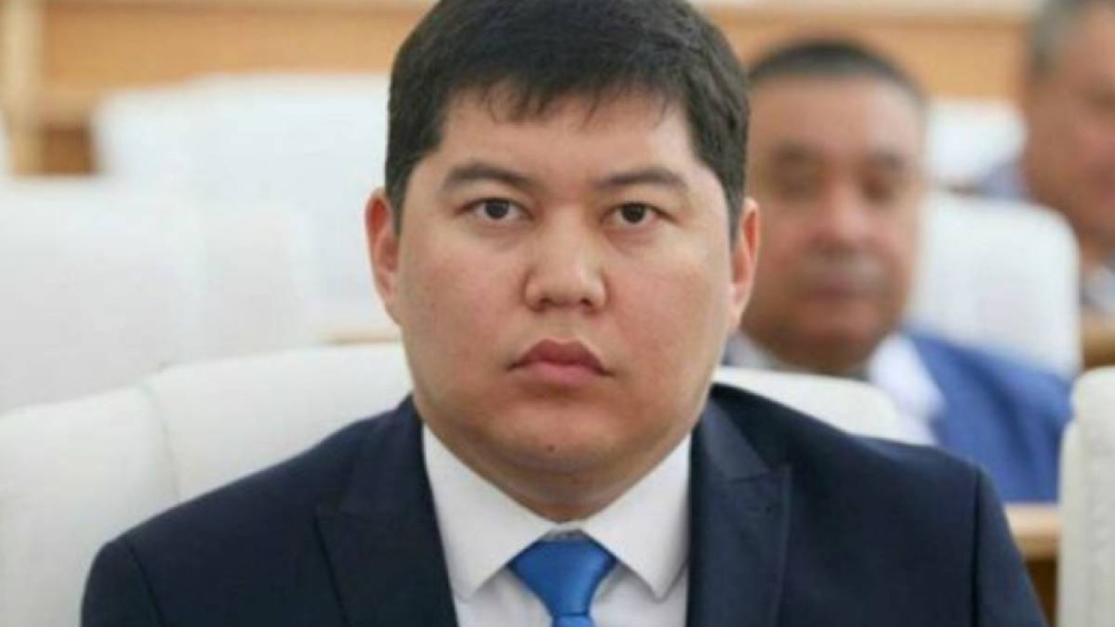 Әкім болуға «моральдық құқығы жоқ» шенеуніктің қызметі өсті.