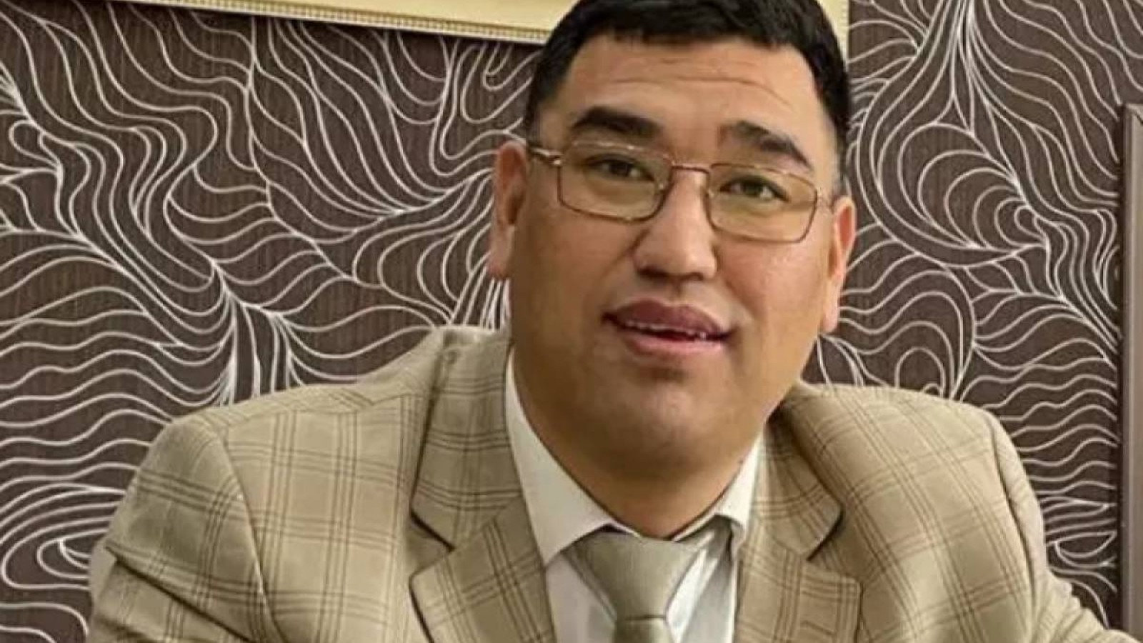 Лотереяға алданғандарға араша түскен қорғаушы қорғансыз күйде.