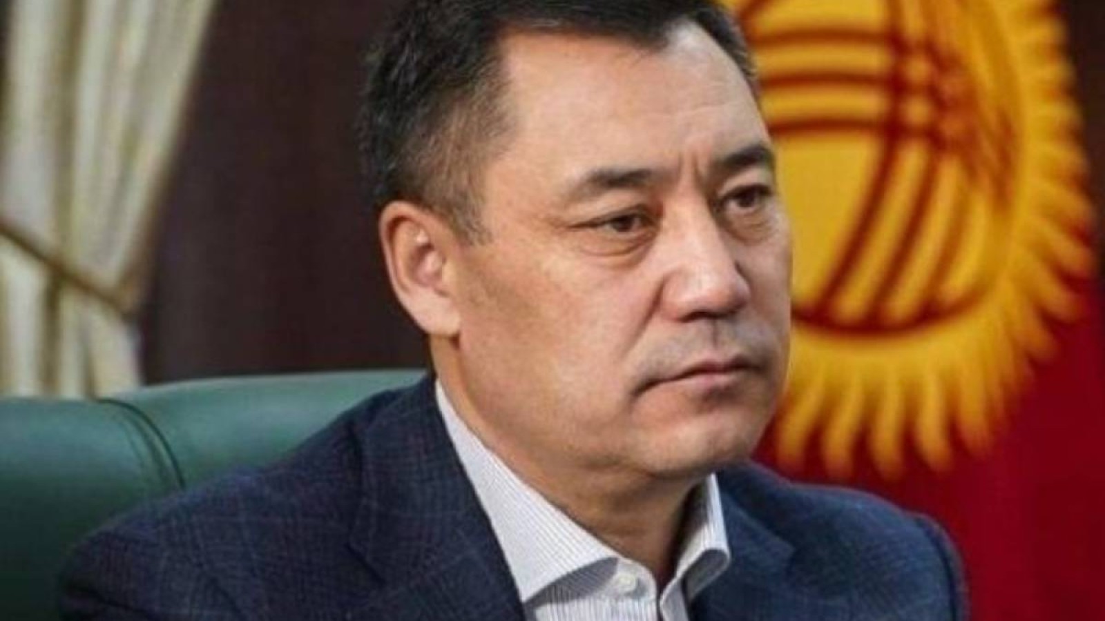 Жапаров: Қырғызстанда 30 жылда 300 адам мен олардың отбасы байып, қалғаны әдбен кедейленген.