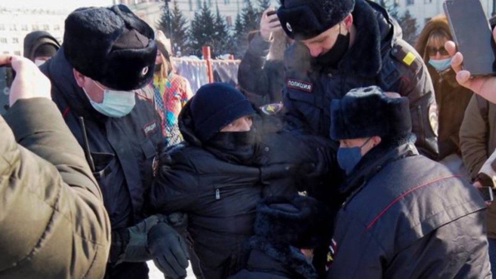 Ресейде 48 градус аязға қарамастан Навальный жақтастары наразылыққа шықты.