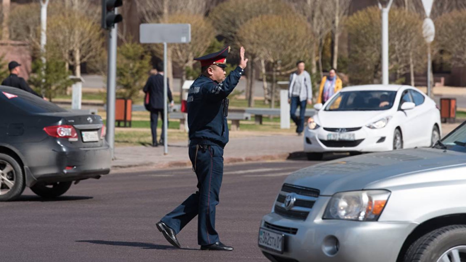 Жүргізуші куәлігінсіз көлік жүргізгендерге 126 мың теңге айыппұл салуы мүмкін.