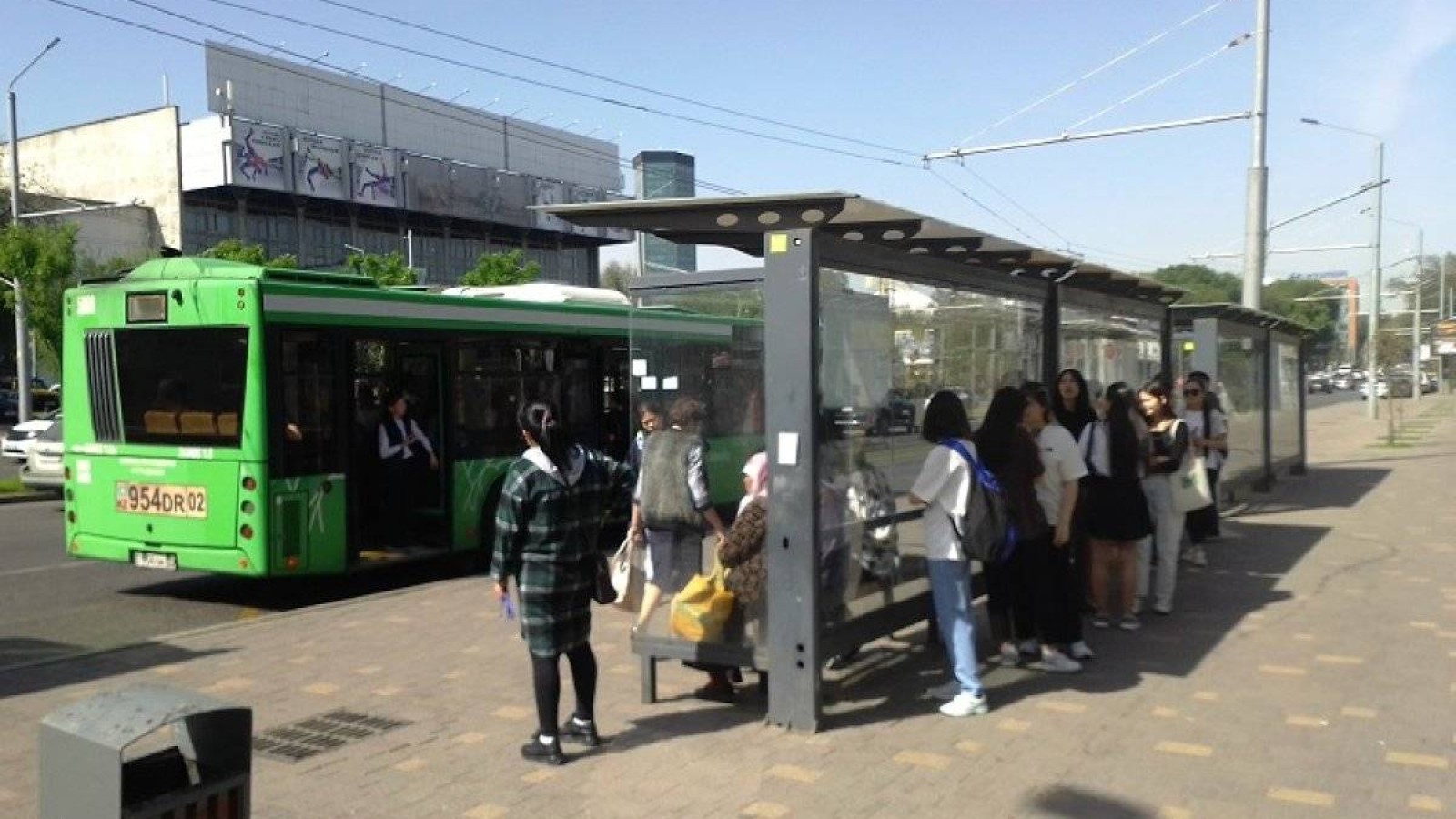 Кәмелетке толмаған қызға тиіскен – Алматыда зейнеткерді соққыға жықты