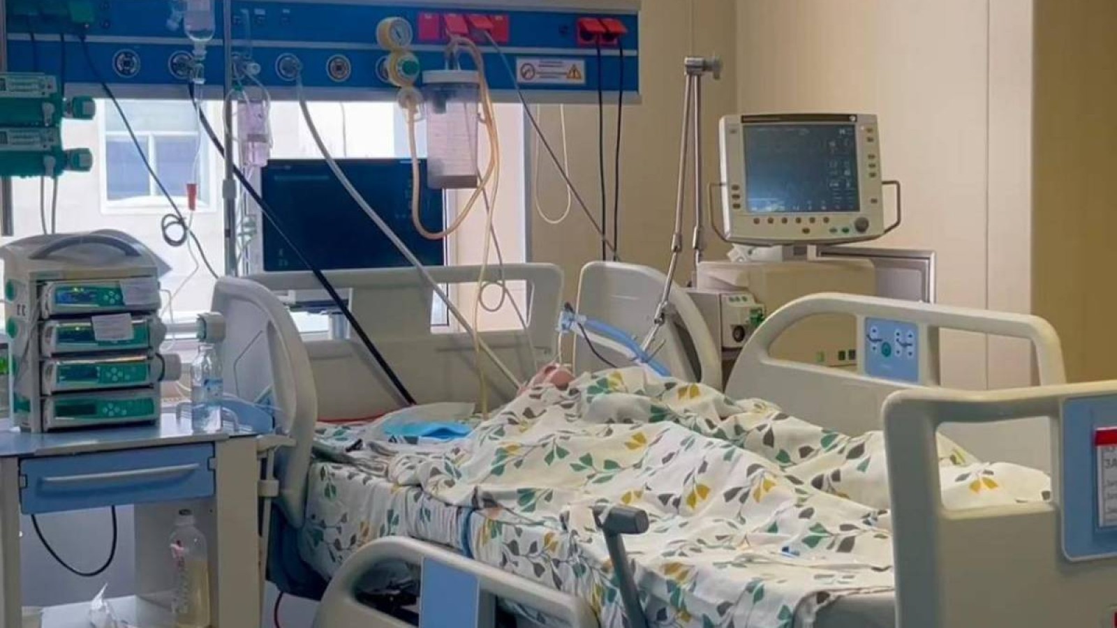 Астанада бір күнде 4 бала терезеден құлады, екеуі қаза тапты