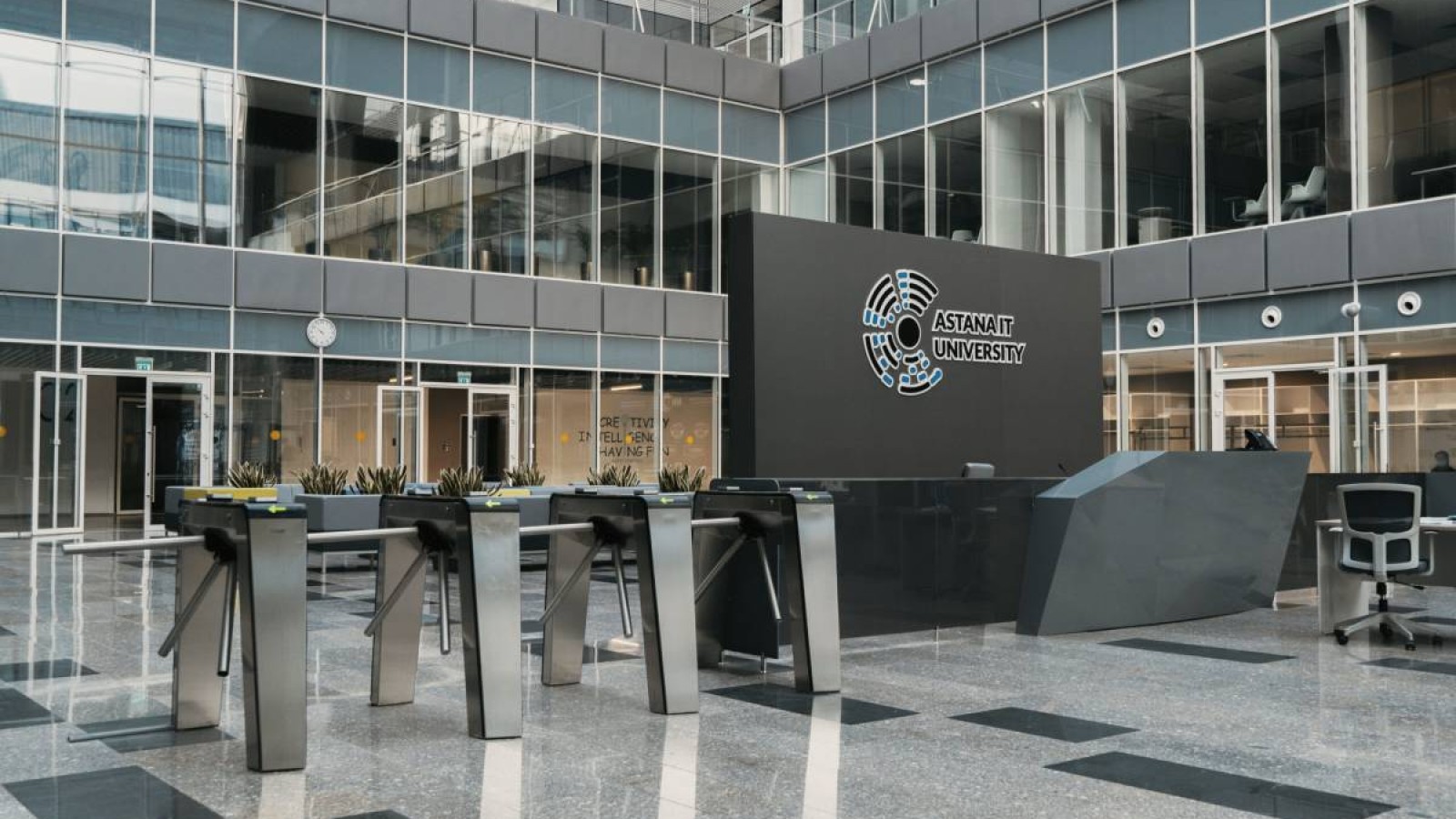 Астанадағы болашақ студенттер грантты әділетсіз бөлді деп отыр