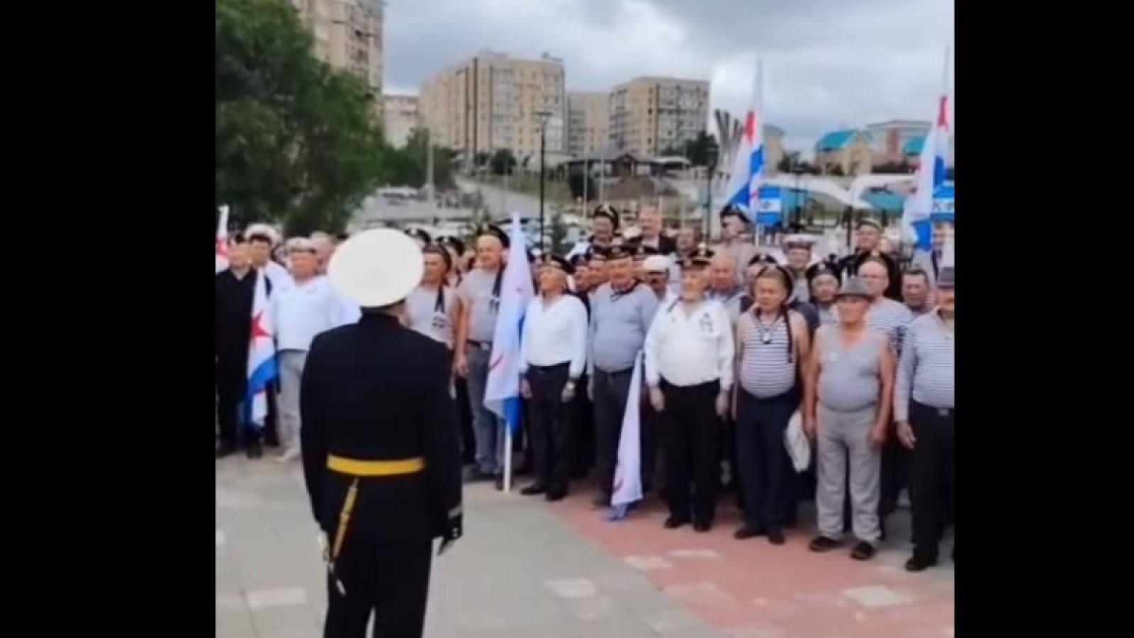 Қостанайда Ресейдің әскери-теңіз күштері күнін атап өткендерге айыппұл салынды (ВИДЕО)