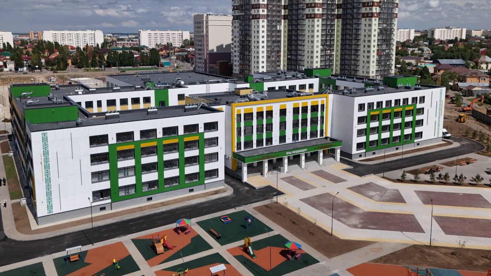 Астанада тағы екі жаңа жайлы мектеп пайдалануға берілді