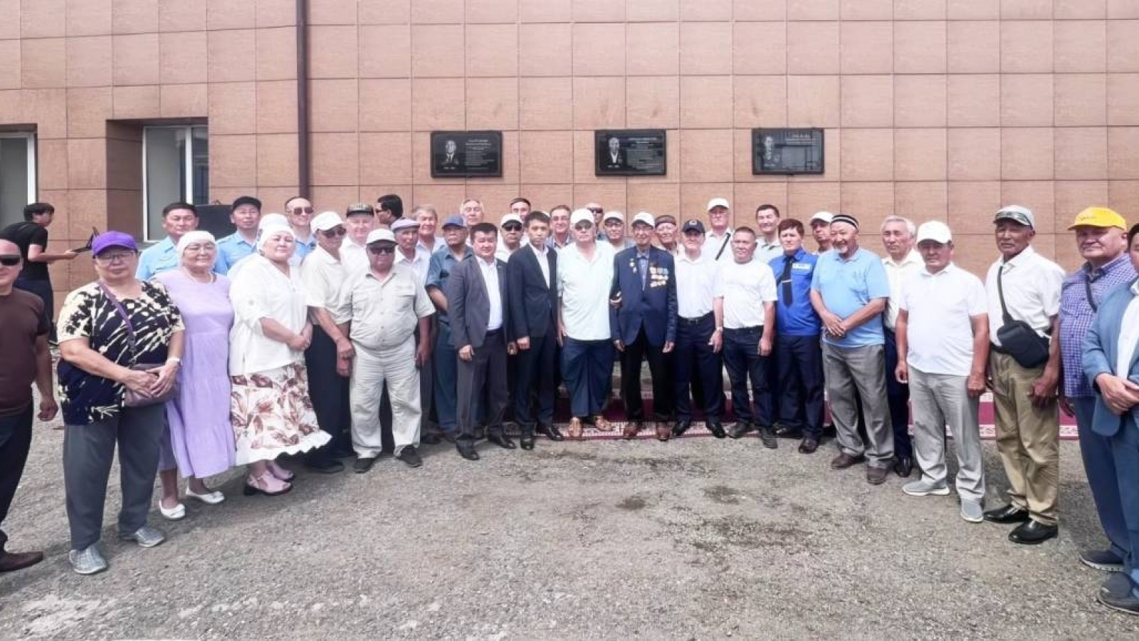 Аягөзде ардагер теміржолшыларға арналған ескерткіш тақта ашылды