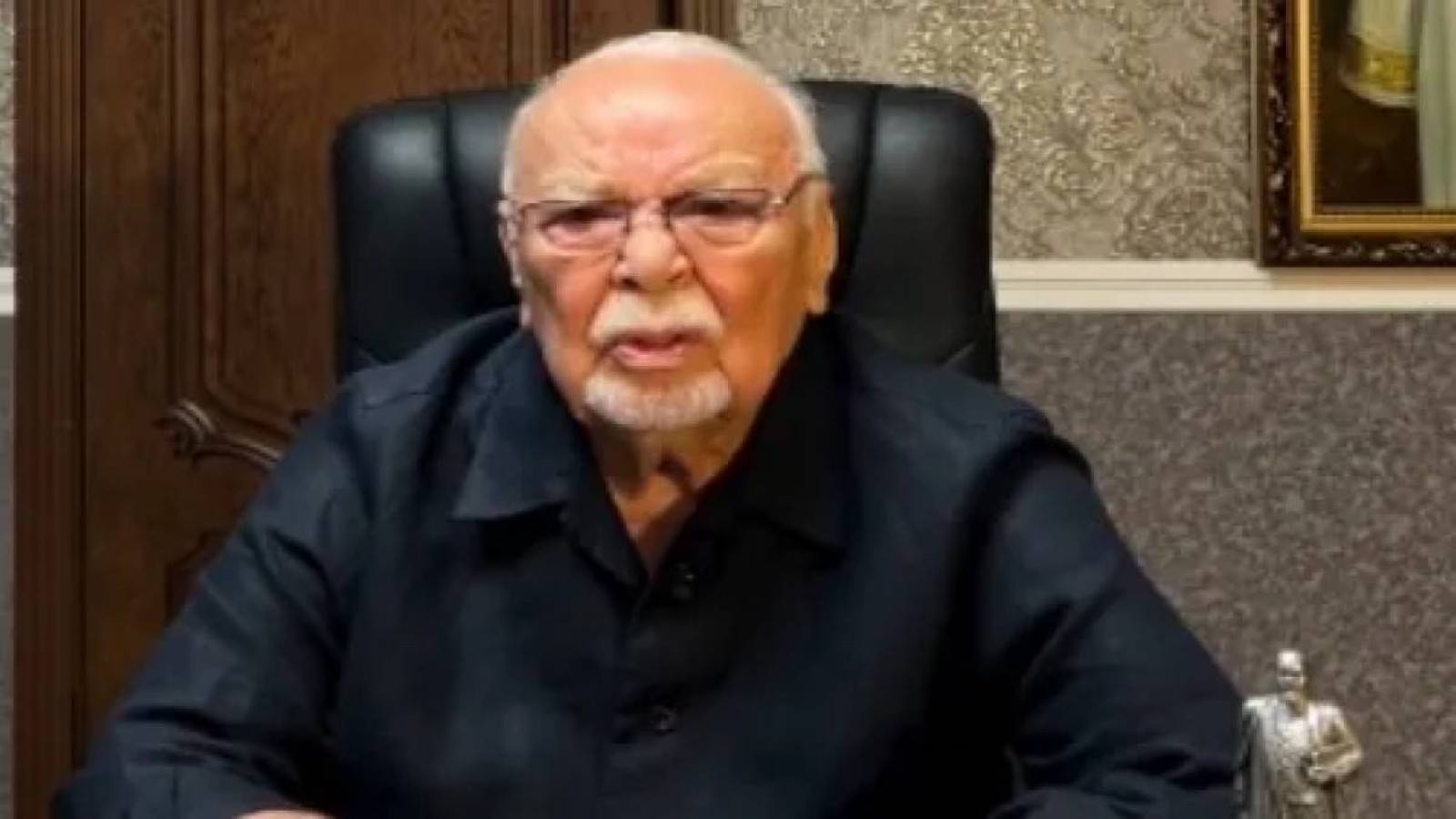 "Абай өлеңдерін оқу" челленджі зиялы қауым арасында да өз жалғасын тапты