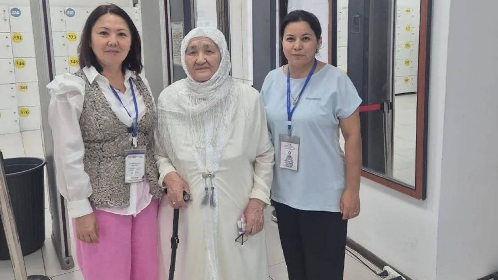 Алматыда 85 жастағы әже ҰБТ тапсыруға келді (ВИДЕО)
