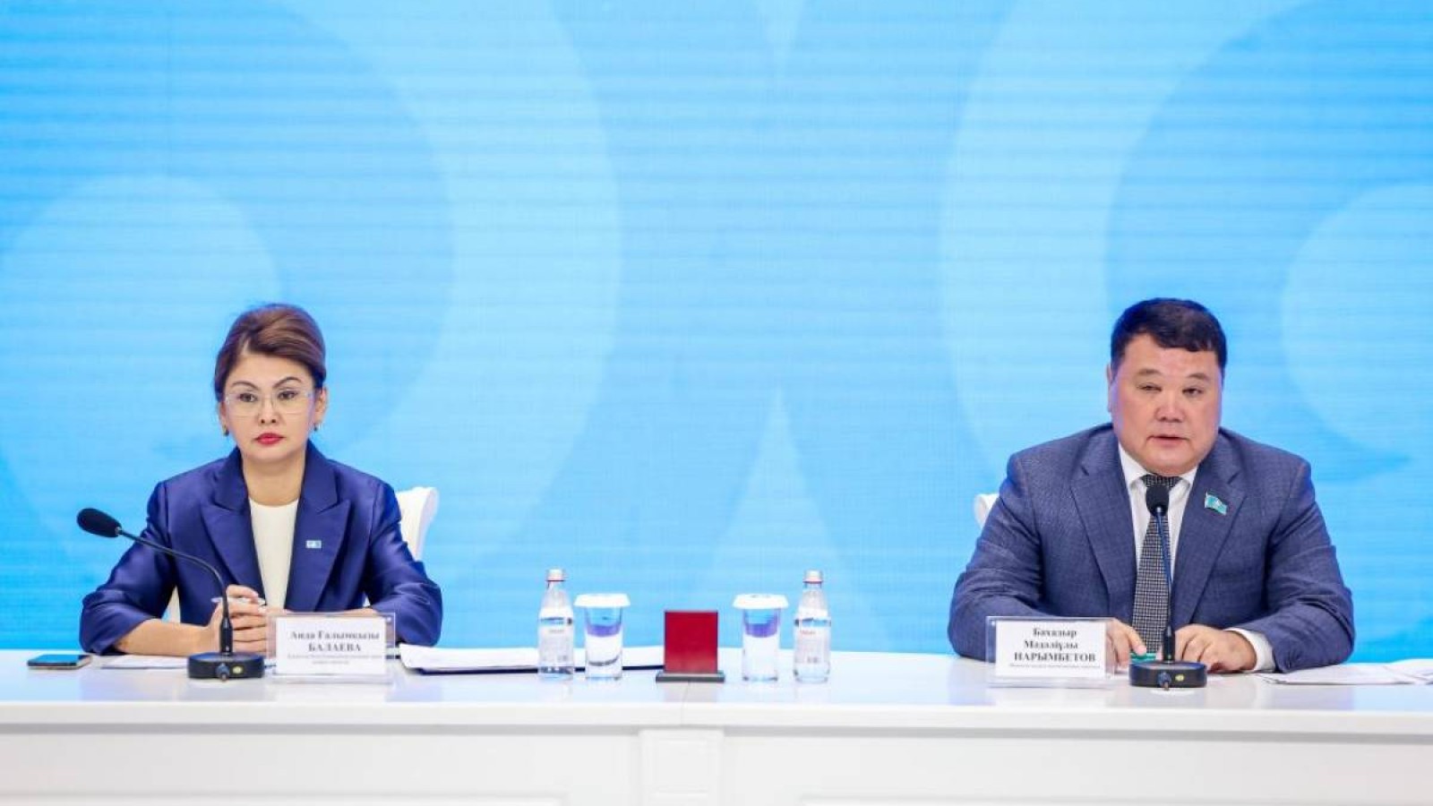 Аида Балаева Шымкент қаласының тұрғындарымен кездесті