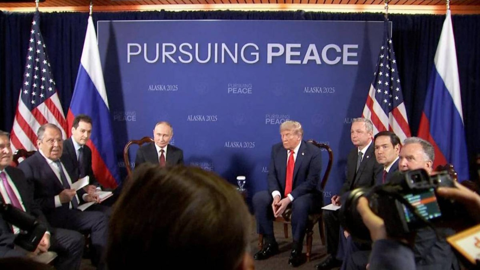 Трамп пен Путиннің кездесуі немен аяқталды?