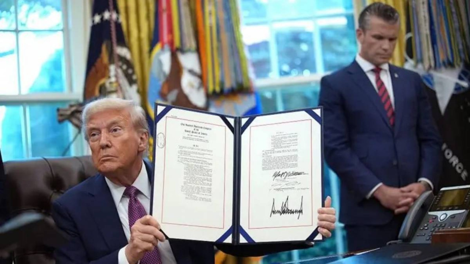 Трамп Қорғаныс министрлігін Соғыс министрлігі деп қайта атау туралы жарлыққа қол қойды