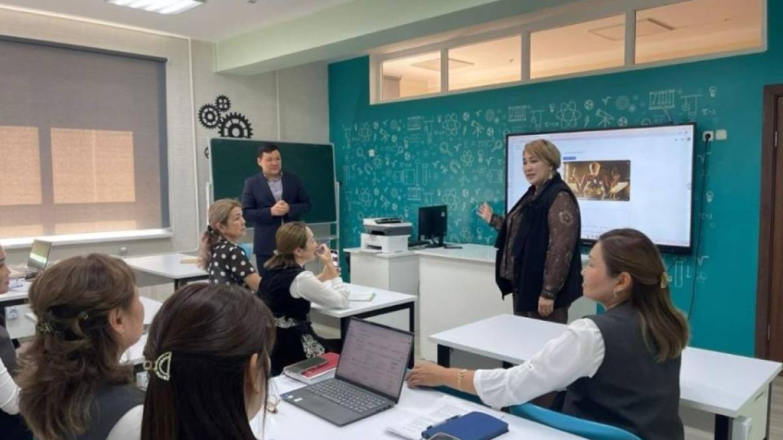 Астанадағы мектептің оқу бағдарламасына жасанды интеллект енгізілді