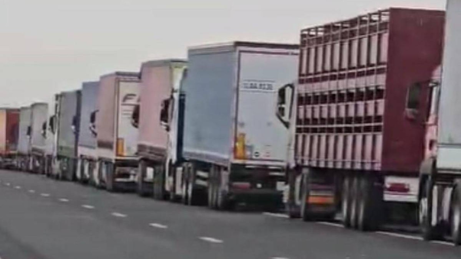 Қазақстан-Ресей шекарасында 7 мыңнан астам жүк көлігі кептеліп тұр