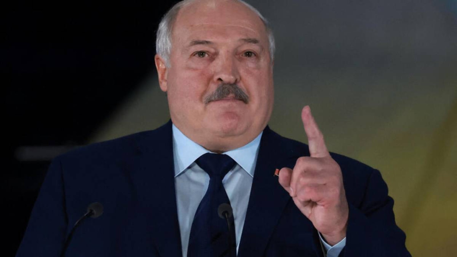 Лукашенко Зеленскиймен кездескісі келетінін мәлімдеді