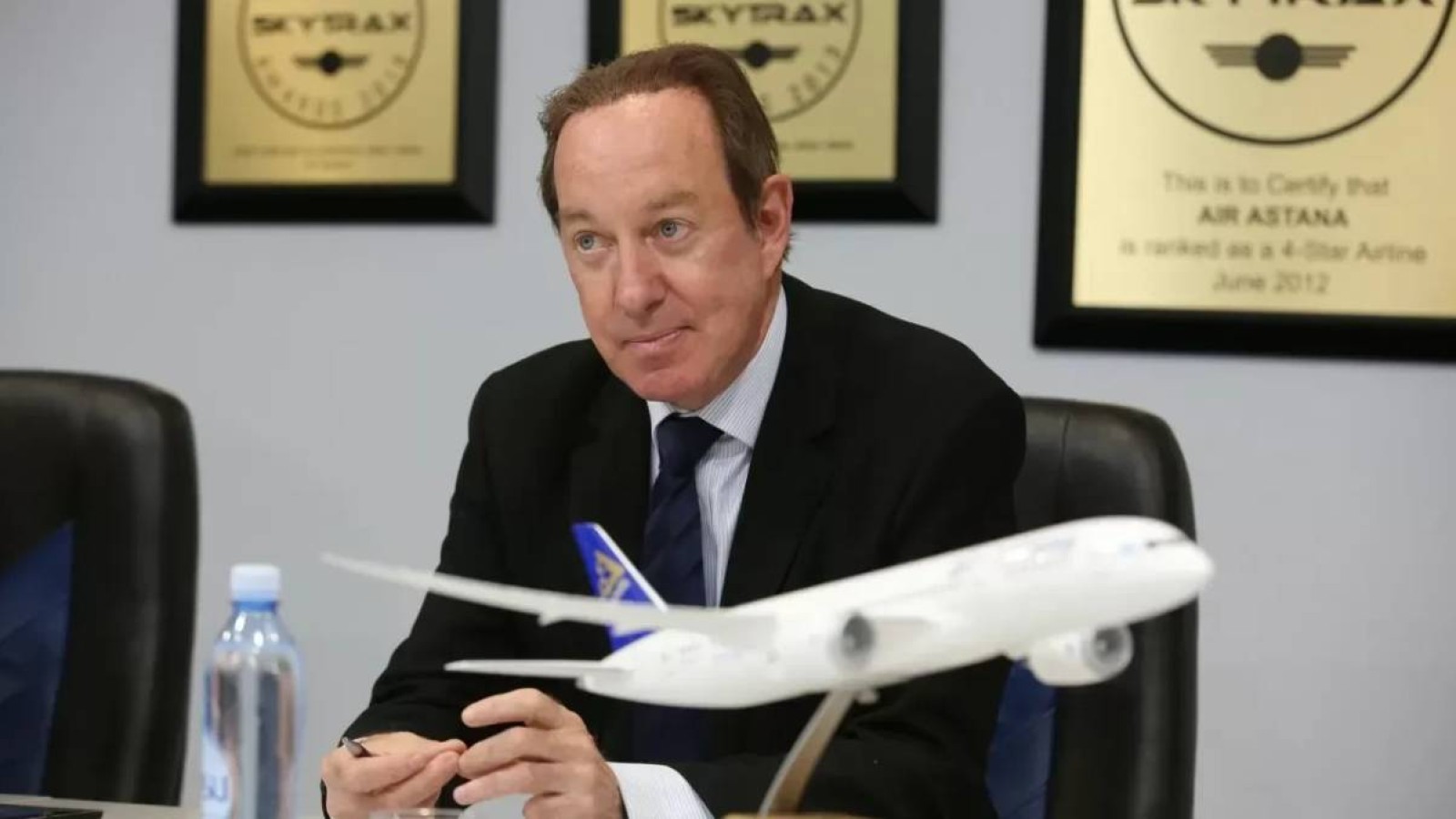 Питер Фостер 20 жылдық қызметтен кейін Air Astana компаниясынан кететін болды