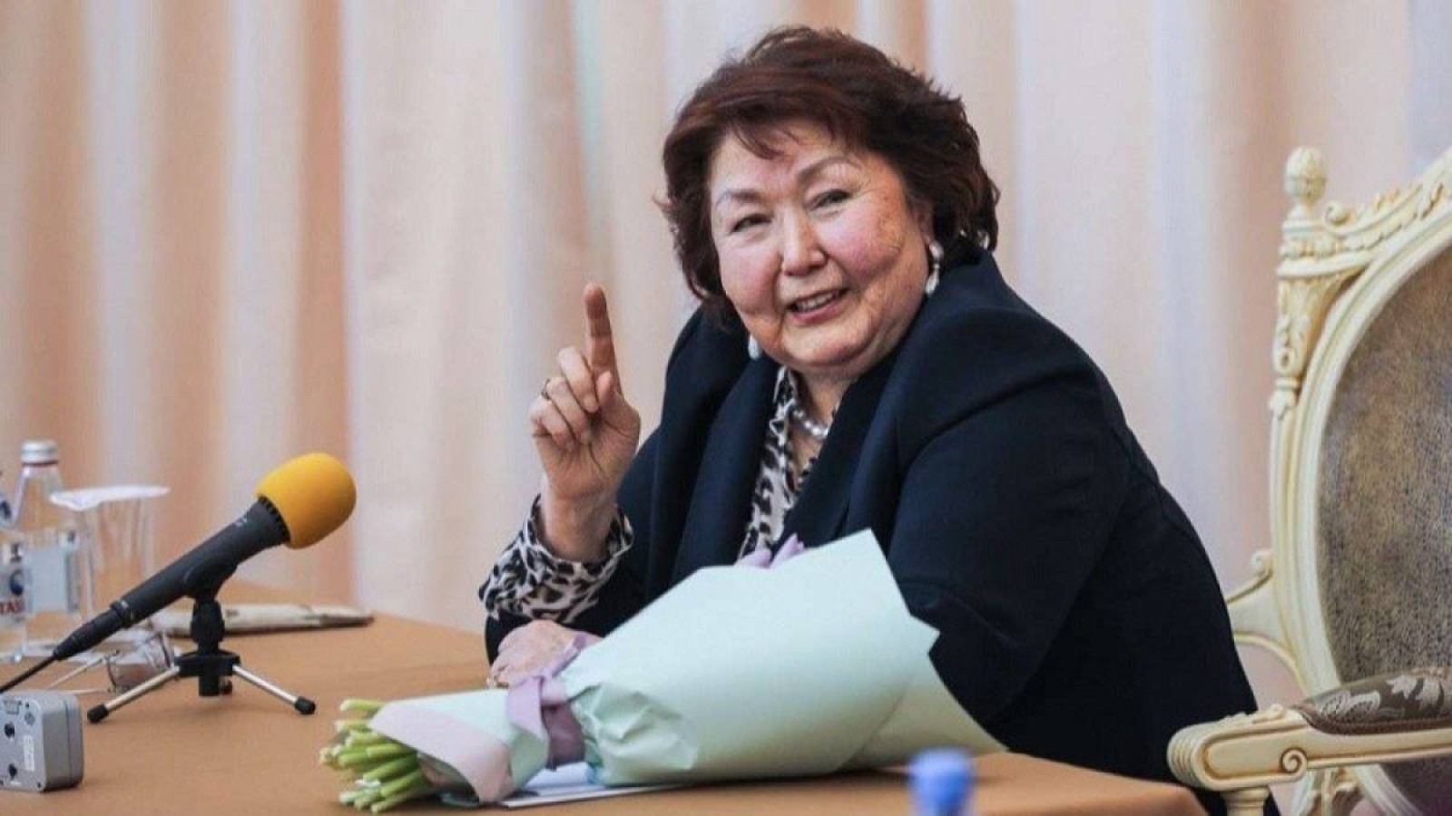 Сара Назарбаева Алматыда ем қабылдап жатыр – Үкібай