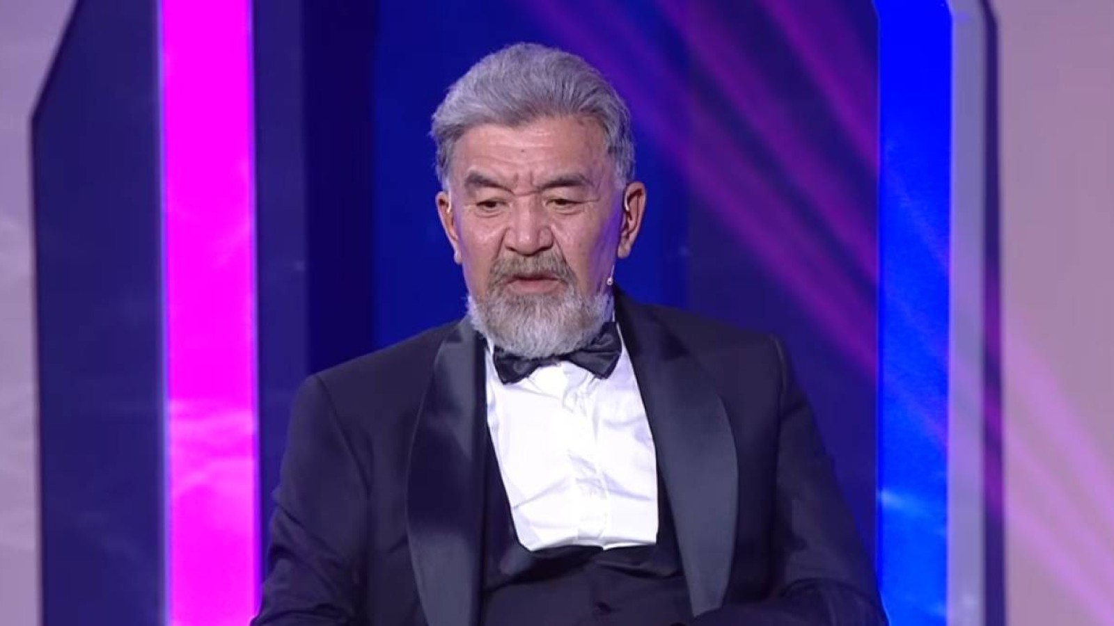 "Мойнымда қан жүр": Танымал актер түрмеде отырғанын айтып, шындығын жеткізді (ВИДЕО)