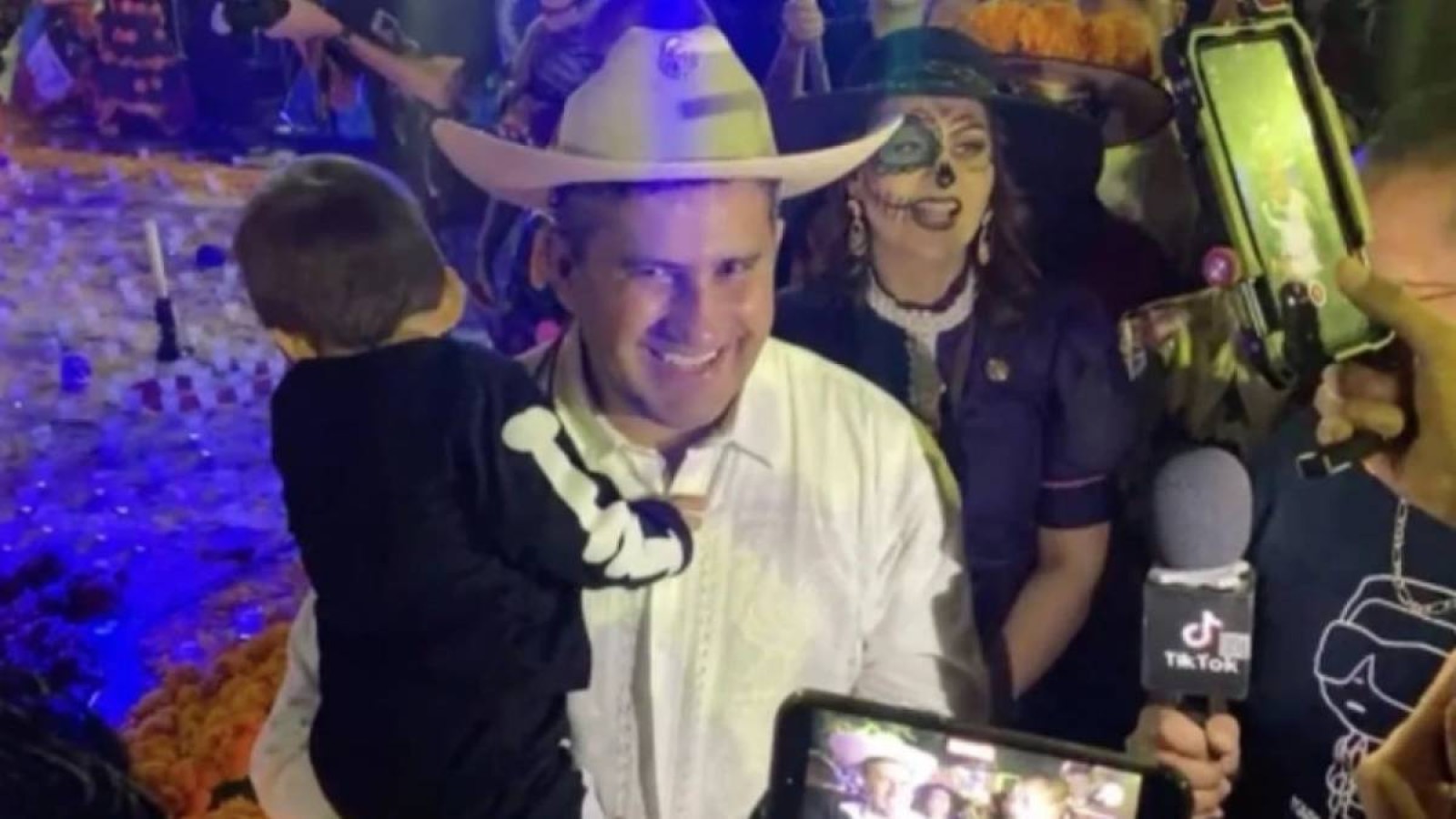 Мексикада есірткі картельдерімен күрескен мэрді өлтіріп кетті