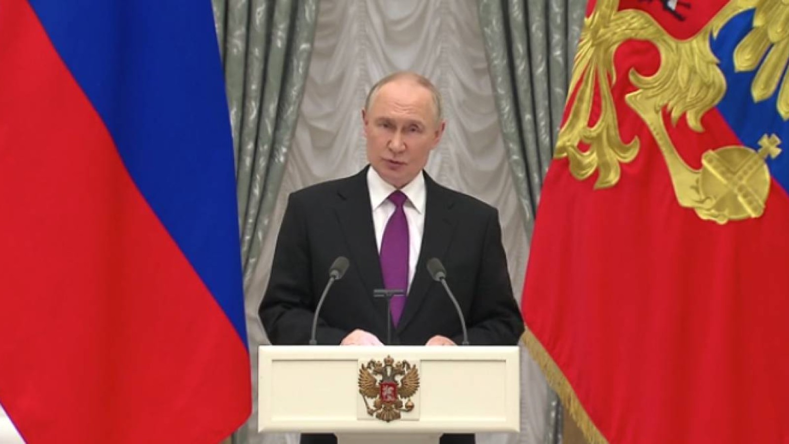Путин жыл бойы әскерге шақыру туралы заңға қол қойды