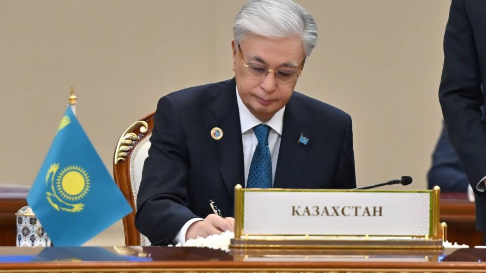Президент Тоқаев Жетісайдағы өрттен қаза болғандарға көңіл айтты