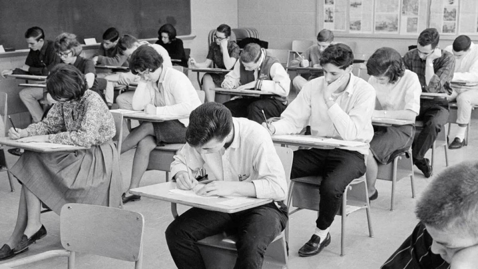 Бай елдер – технологияны шектеуде, кедей елдер – цифрландыруға асық. Неге?