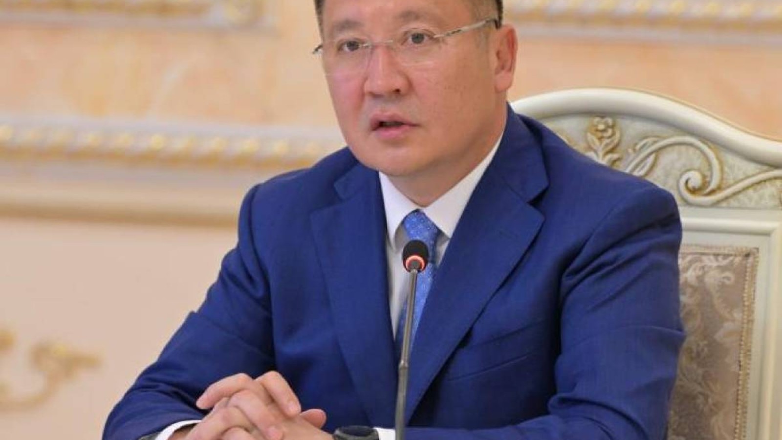 Әкім Байханов туған әпкесінің қамауға алынуына қатысты пікір білдірді