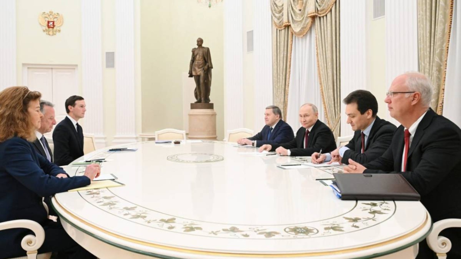 Бес сағатқа созылған келіссөз: Путин АҚШ өкілдерімен бейбіт жоспарды талқылады