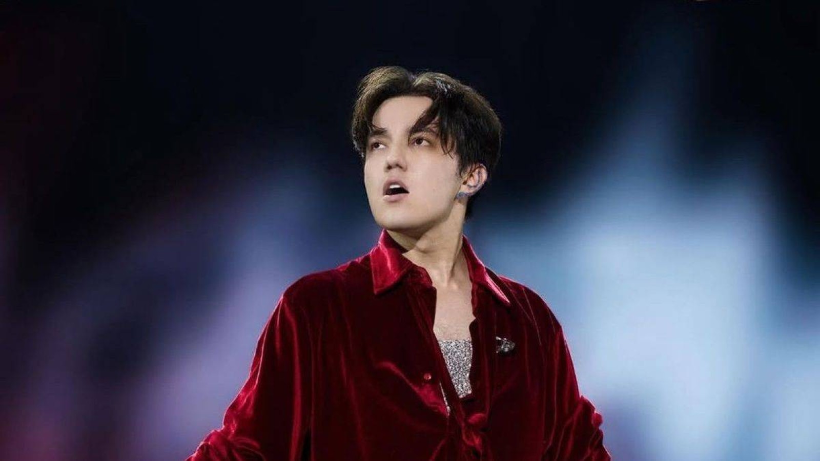 "Үйленетінімді айттым": Димаш Құдайберген командасындағы жігіт ел естімеген жайтты айтты (ВИДЕО)